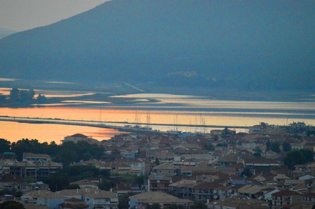 Erismini Apartment Frínion